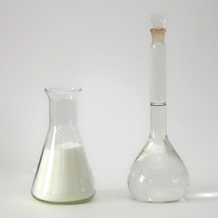Transparent solution showing low impurity content of high purity polyaluminium chloride pac